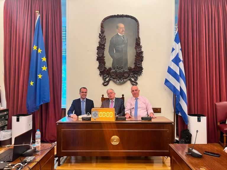 03 Επίσκεψη φοιτητών και μελών ΔΕΠ του Τμήματος Οικονομικών Επιστημών στο Γραφείο Προϋπολογισμού του Κράτους στη Βουλή (Δεκ. 2022)